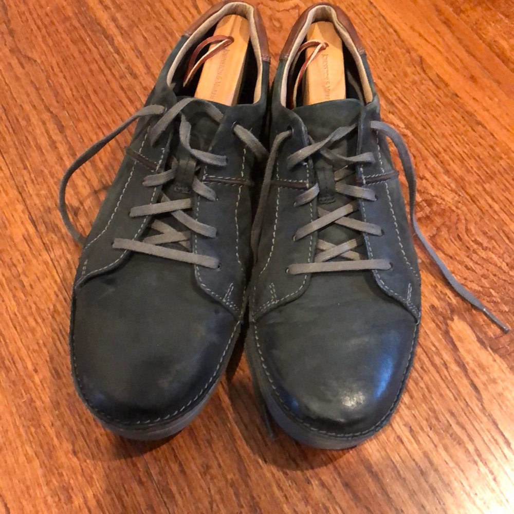 Clarks casual leather sneaker/shoe